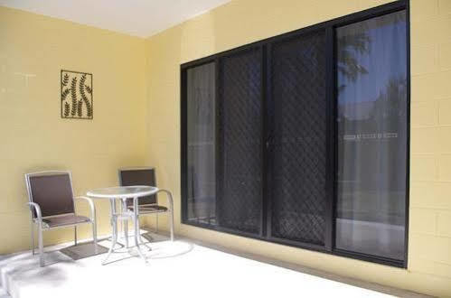 Sky View Units Bowen Exterior foto